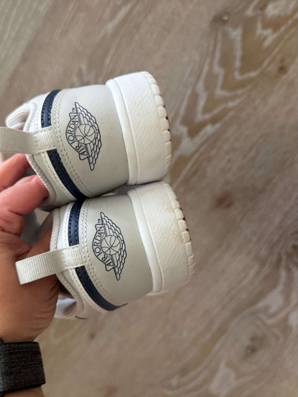 WORN ONCE Boys Jordan 1 Low Alt gray/midnight blue easy on sneakers size 1.5Y - Picture 5 of 5